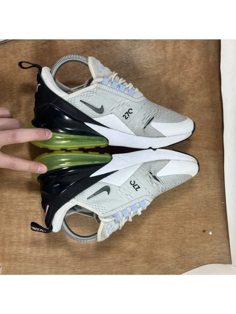 Nike Air Max 270 Women Size 8 Pure Platinum Black Volt FJ0734-043